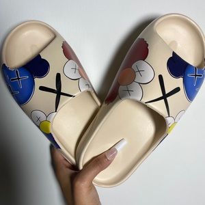 Yeezy x Kaw Slides